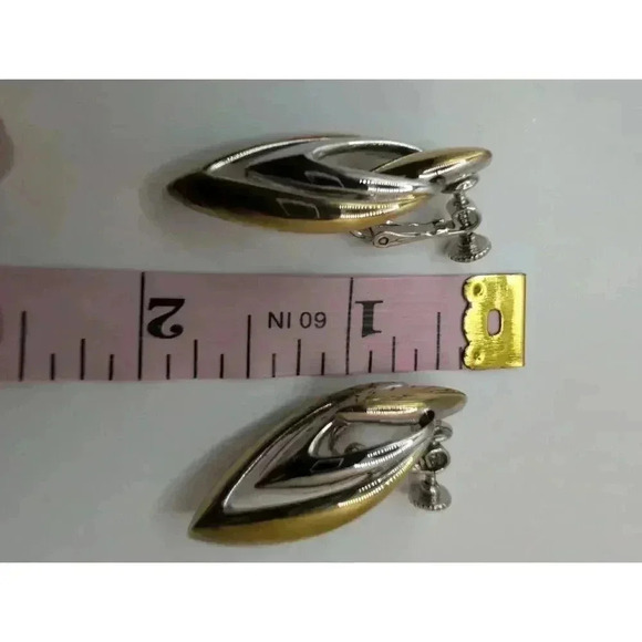 Napier Goldtone Silvertone Metallic Clipon Leaf Earrings - Picture 2 of 3